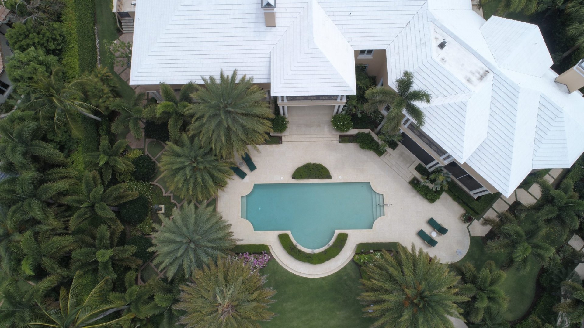 Premium interlock driveway Hamilton Ontario Antoine Landscape Contractors